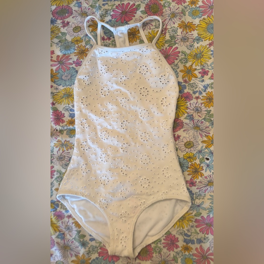 Capezio White Eyelet sleeveless Leotard - Size Intermediate (6-6x)